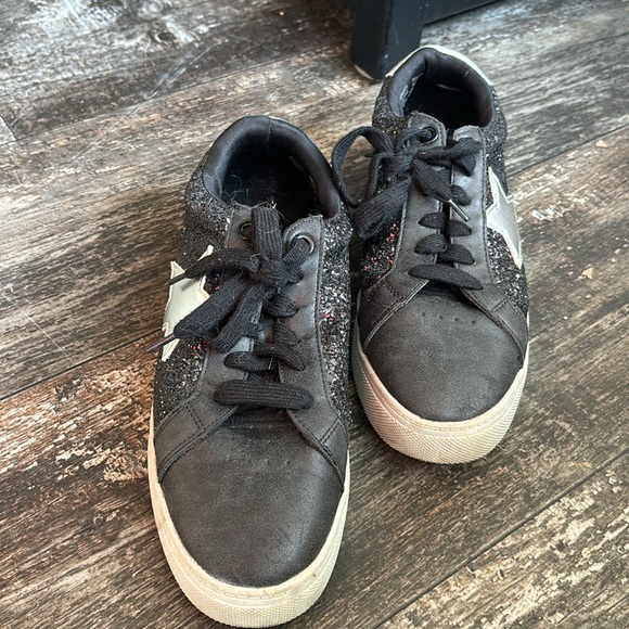 Time and tru star shoes - Picture 2 of 4